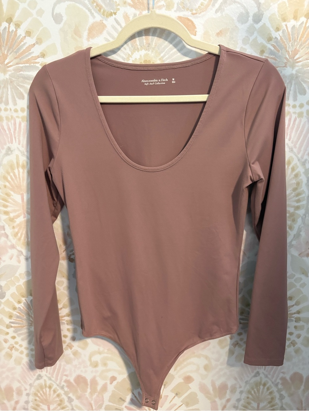 Abercrombie & Fitch Soft A&F Collection Mauve Long Sleeve Scoop Neck Bodysuit M